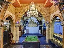 Empire Hotel
