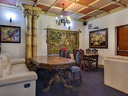 Empire Hotel