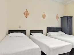 Empire Hotel