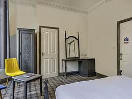 Empire Hotel