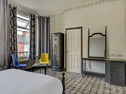 Empire Hotel