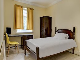 Empire Hotel