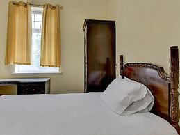 Empire Hotel