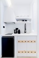 Portara Seaside Luxury Suites