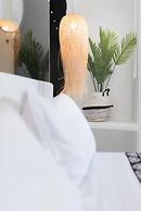 Portara Seaside Luxury Suites