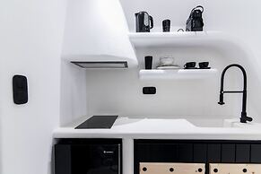 Portara Seaside Luxury Suites