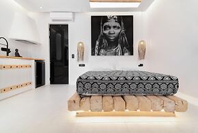 Portara Seaside Luxury Suites