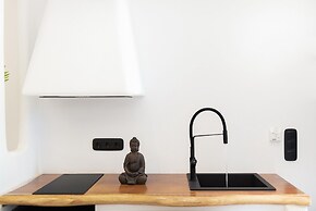 Portara Seaside Luxury Suites