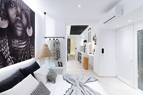 Portara Seaside Luxury Suites