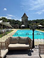 Les Dépendances de Chapeau Cornu