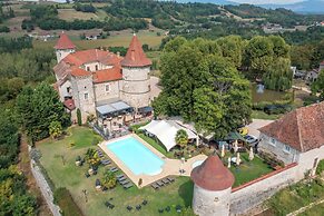 Les Dépendances de Chapeau Cornu