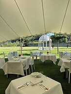 Les Dépendances de Chapeau Cornu