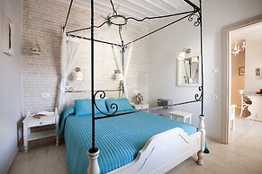 Alkionides Seaside Apartments