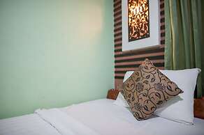 SKY Residence - 50m to Museum and Riverside