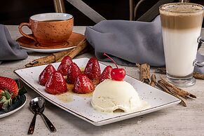 TRYP by Wyndham San Luis Potosi Hotel & Suites