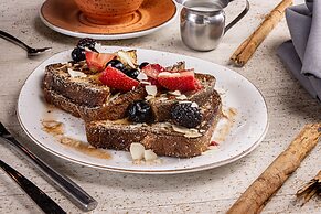 TRYP by Wyndham San Luis Potosi Hotel & Suites