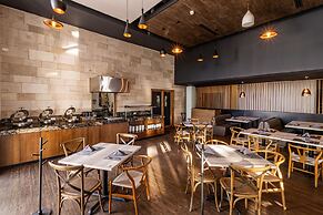 TRYP by Wyndham San Luis Potosi Hotel & Suites