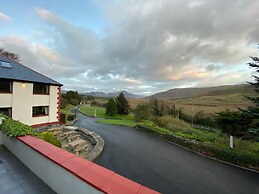 Kylemore Pass Hotel