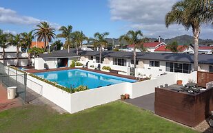 Palm Pacific Resort and Motel