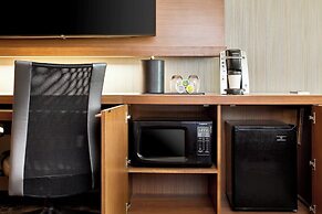 Courtyard by Marriott Baltimore Downtown/McHenry Row