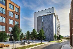 Courtyard by Marriott Baltimore Downtown/McHenry Row