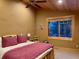Bear Meadows Lodge - Hot Tub - Tahoe Donner 6 Bedroom Home by RedAwnin