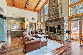 Bear Meadows Lodge - Hot Tub - Tahoe Donner 6 Bedroom Home by RedAwnin