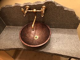 Bear Meadows Lodge - Hot Tub - Tahoe Donner 6 Bedroom Home by RedAwnin