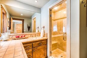 Bear Meadows Lodge - Hot Tub - Tahoe Donner 6 Bedroom Home by RedAwnin