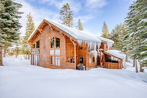 Bear Meadows Lodge - Hot Tub - Tahoe Donner 6 Bedroom Home by RedAwnin