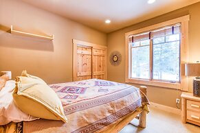 Bear Meadows Lodge - Hot Tub - Tahoe Donner 6 Bedroom Home by RedAwnin