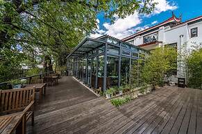 Leliving Butterfly Resort Lijiang