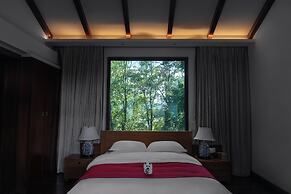 Leliving Butterfly Resort Lijiang