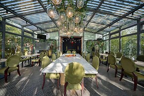 Leliving Butterfly Resort Lijiang