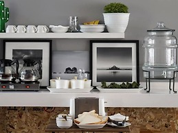 The Social House - Coliving & Hostel