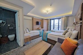 Grand Kavi Hotel