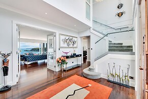 Magnificent Harbour View Villa in Orakei