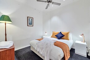 1 Bedroom City Apartment with Parking for 2 Cars