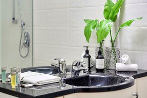 1 Bedroom City Apartment with Parking for 2 Cars