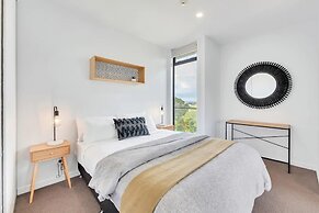 Takapuna Contemporary 2BR with Carpark