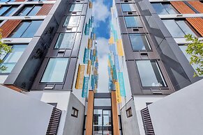 Takapuna Contemporary 2BR with Carpark