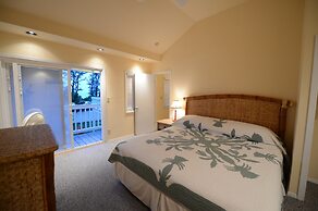 Waimanalo Beach Cottages