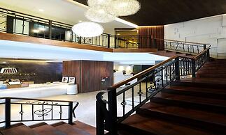 Cheongju The Mark Hotel