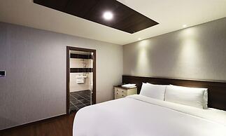 Cheongju The Mark Hotel