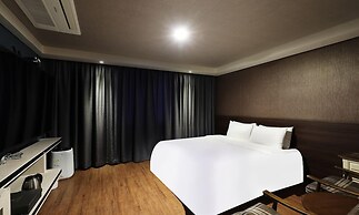 Cheongju The Mark Hotel