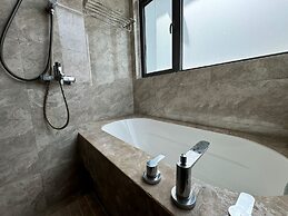 JB City CIQ-R&F Shopping Mall Apartment