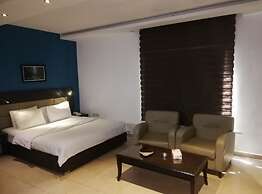 7 Days Hotel Suites