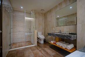 Relaxury Beach House