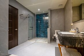 Relaxury Beach House