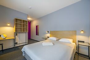 Friday Center - Hostel
